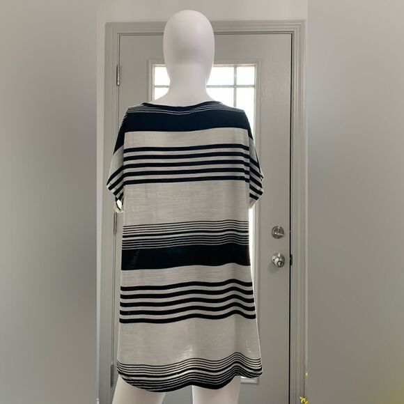 Chico’s Black & White Striped Fringe-Trim Tee
Sz 2 - Excellent Condition - Picture 2 of 7
